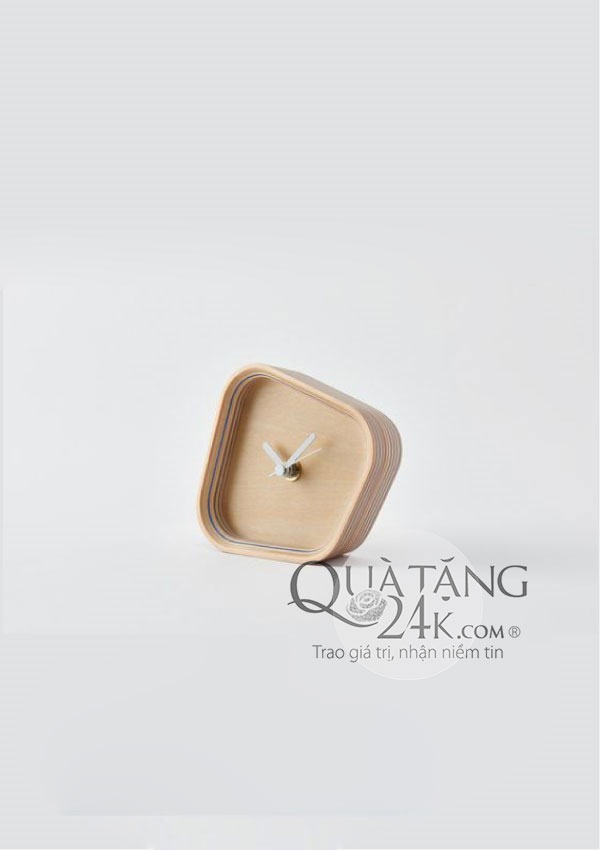 Mẫu đồng hồ để bàn bằng gỗ DH182 