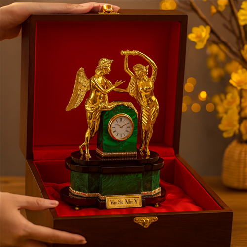 Qùa Tết sếp nữ năm 2026 sang trọng nhưng không phô trương