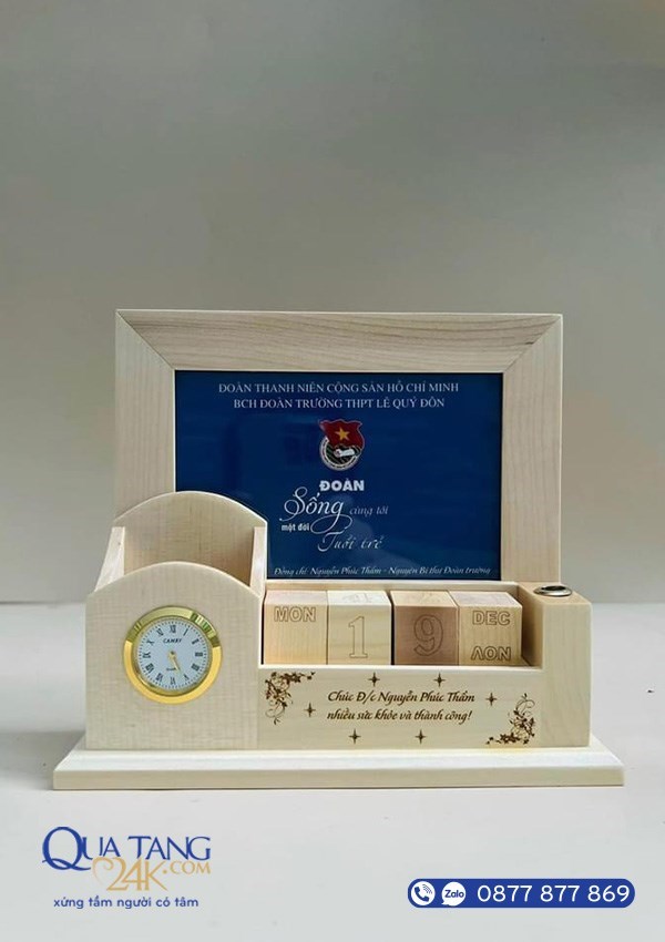 Hộp gỗ cắm bút 